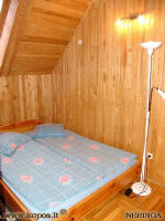 Pietinis miegamasis (14 kv. m – 2 miegamos vietos, spinta.