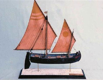 Cimarolėmis buvo puošiami dvistiebiai žvejybiniai laivai Bragozzi